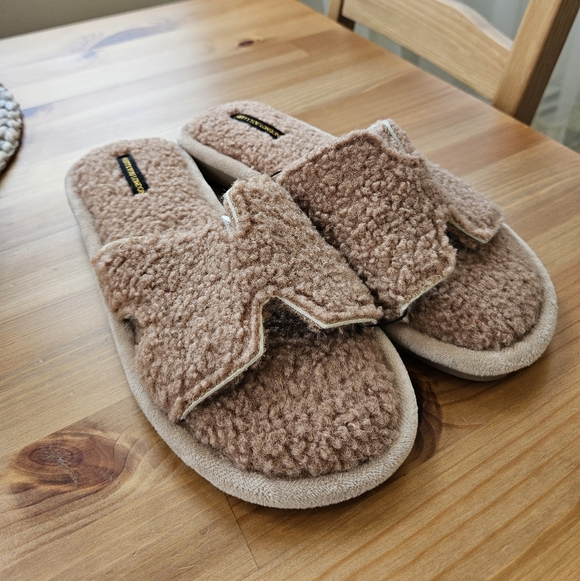 Pretty You London Shoes - Pretty You London Slippers Hermes Design New! Size 8-9